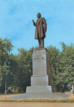 Памятник Белинскому в Пензе