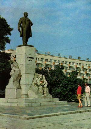 Памятник Шевченко в Черкассах